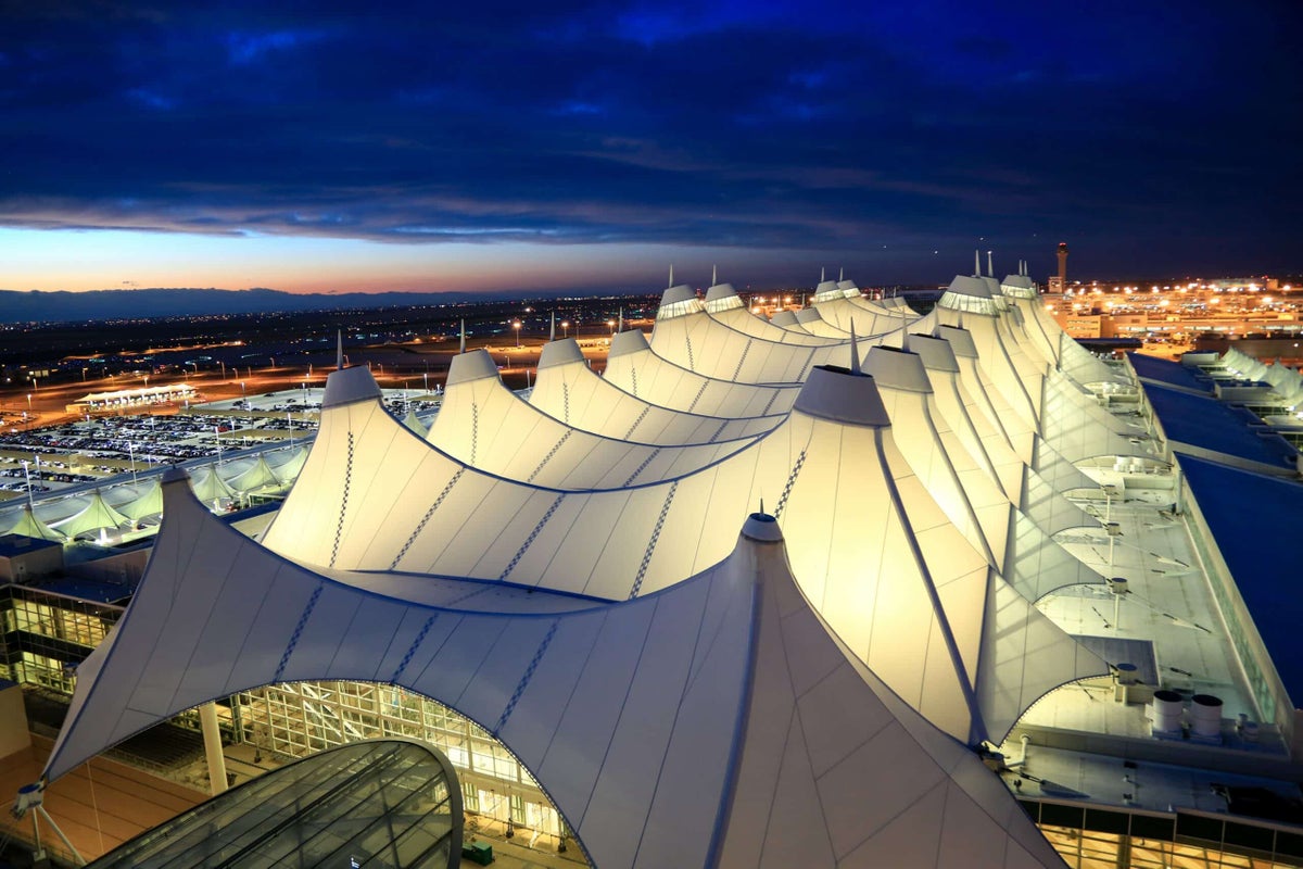 How To Get Between Gates at Denver International Airport [DEN]