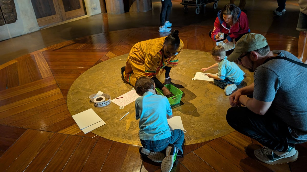 Disneys Animal Kingdom Lodge amenities daily activities crayon relief