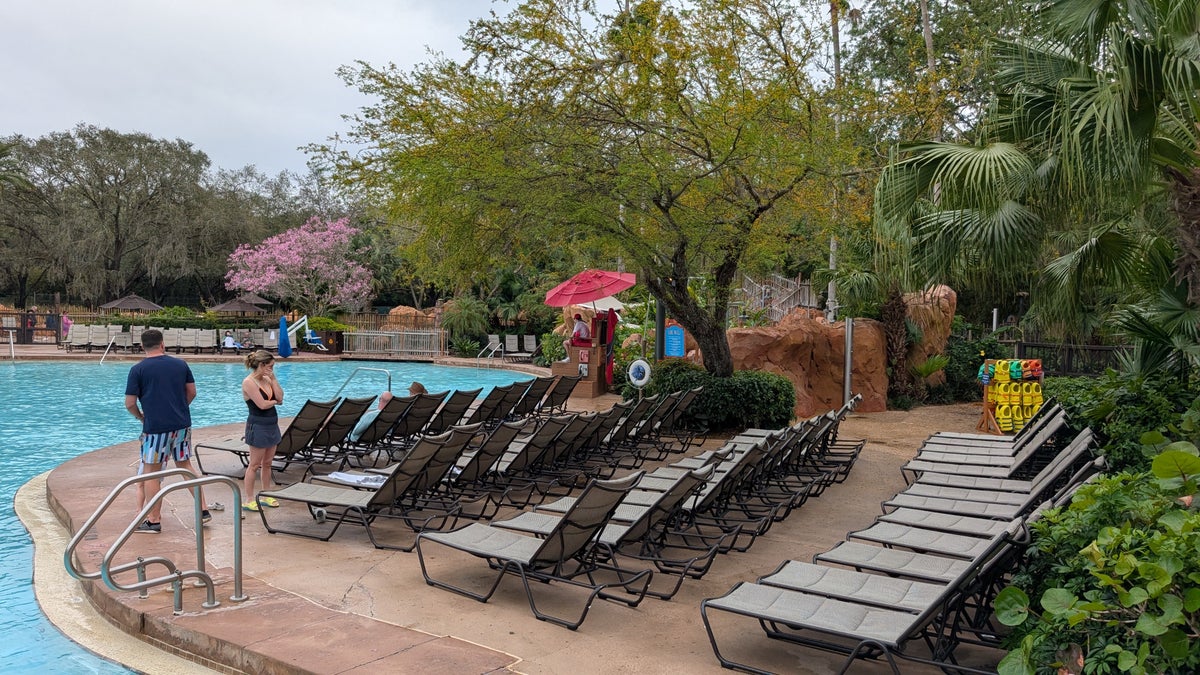 Disneys Animal Kingdom Lodge amenities pool loungers