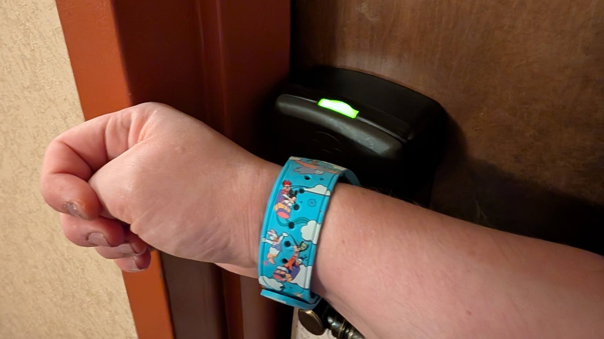 Disneys Animal Kingdom Lodge guest room Magic Band access