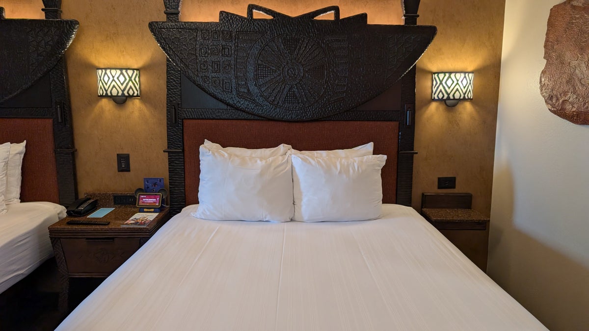 Disneys Animal Kingdom Lodge guest room queen bed