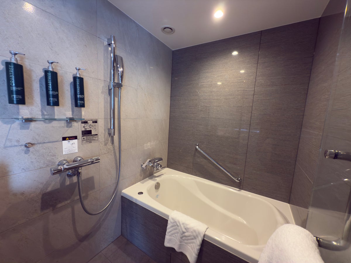 DoubleTree by Hilton Tokyo Ariake bathroom shower