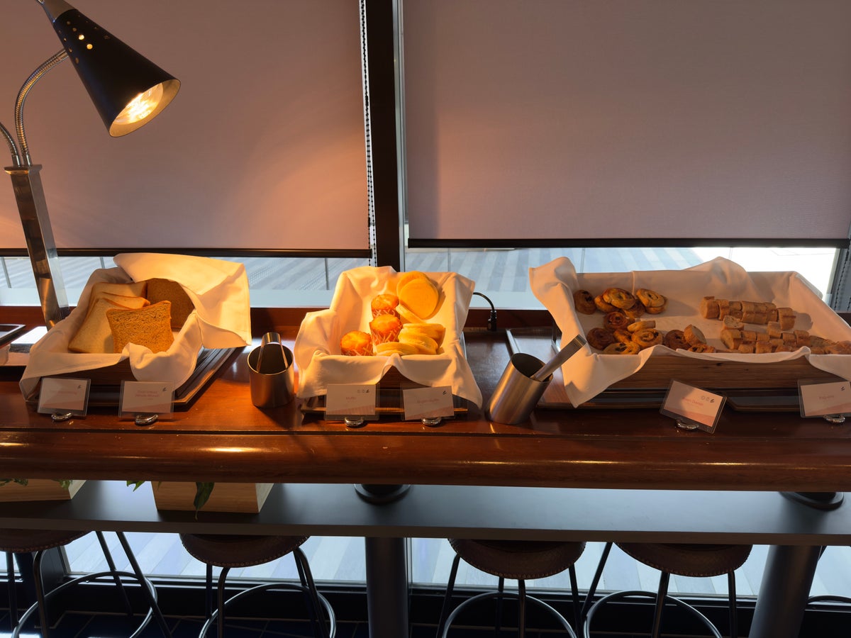 DoubleTree by Hilton Tokyo Ariake breakfast bakery section