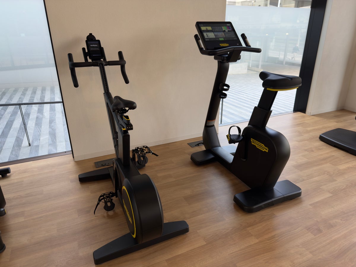 DoubleTree by Hilton Tokyo Ariake cardio machines