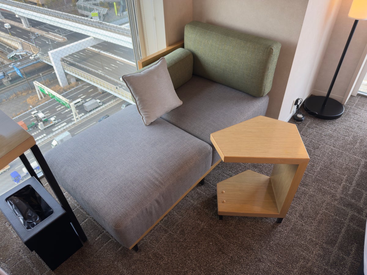 DoubleTree by Hilton Tokyo Ariake chair and table