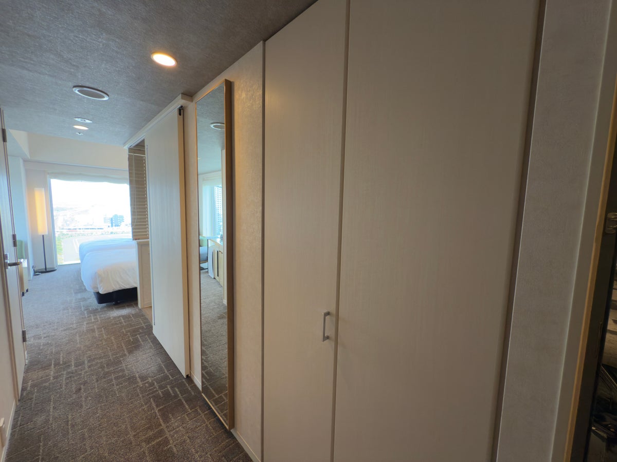 DoubleTree by Hilton Tokyo Ariake closet