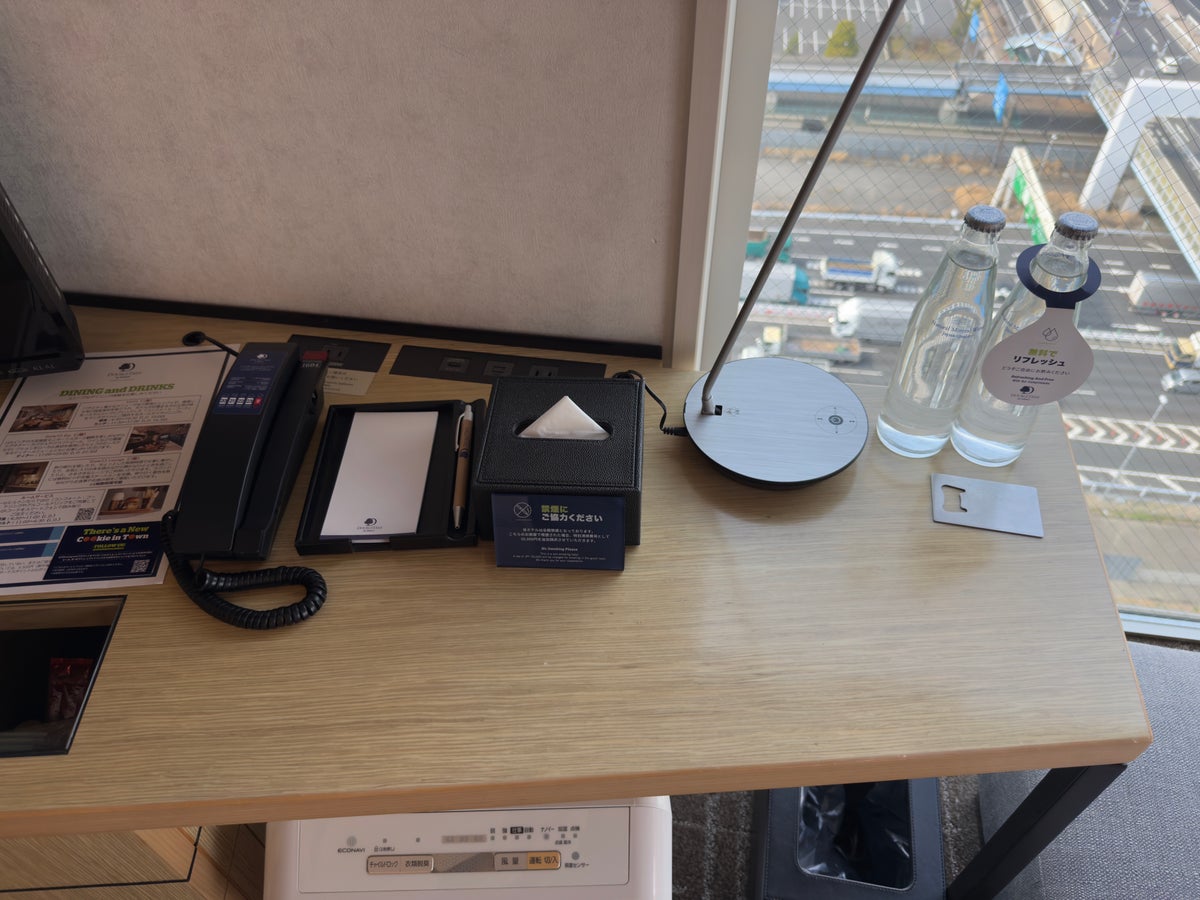 DoubleTree by Hilton Tokyo Ariake desk top