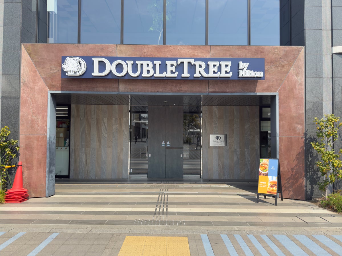 DoubleTree by Hilton Tokyo Ariake entrance