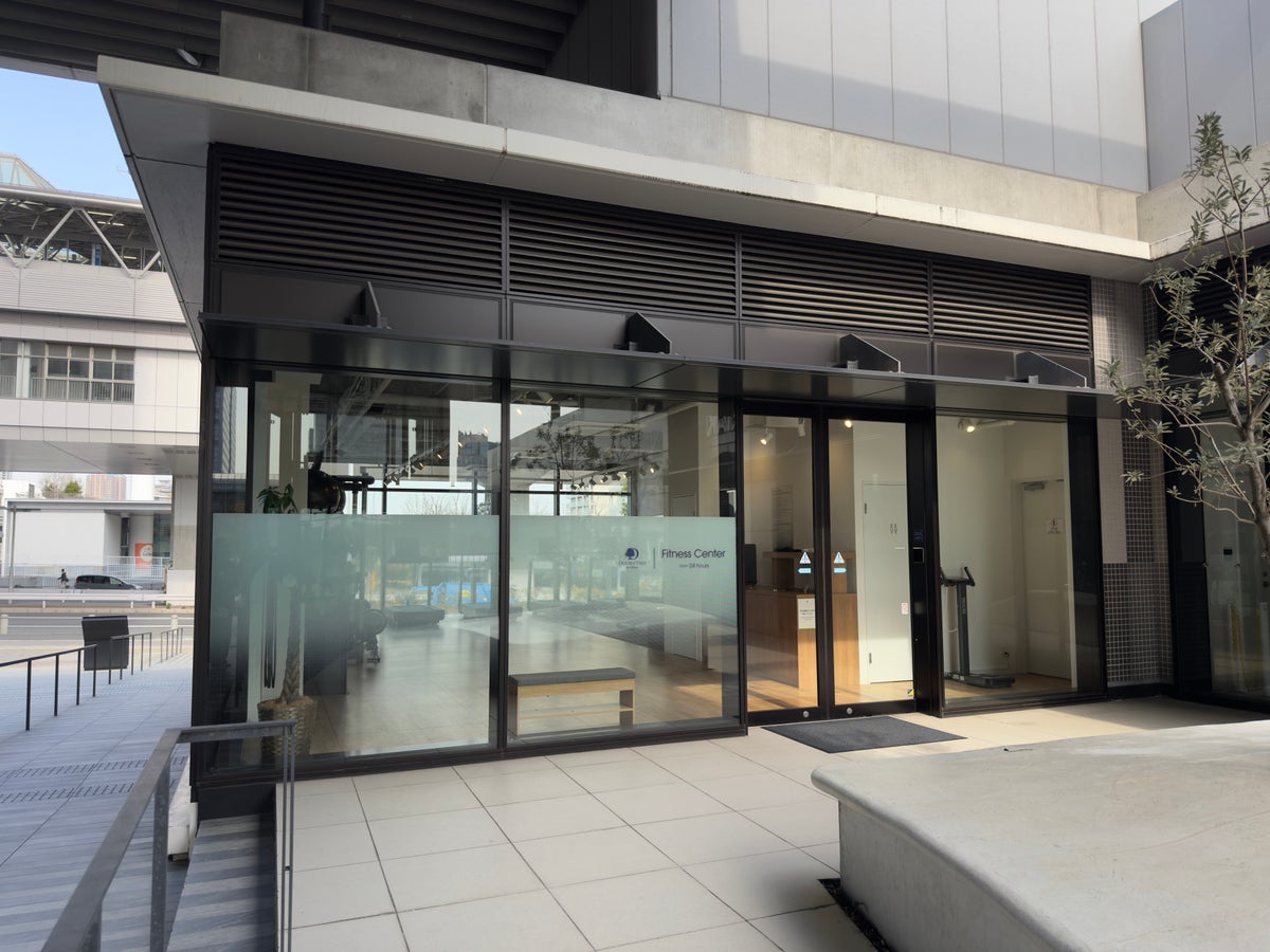 DoubleTree by Hilton Tokyo Ariake fitness room