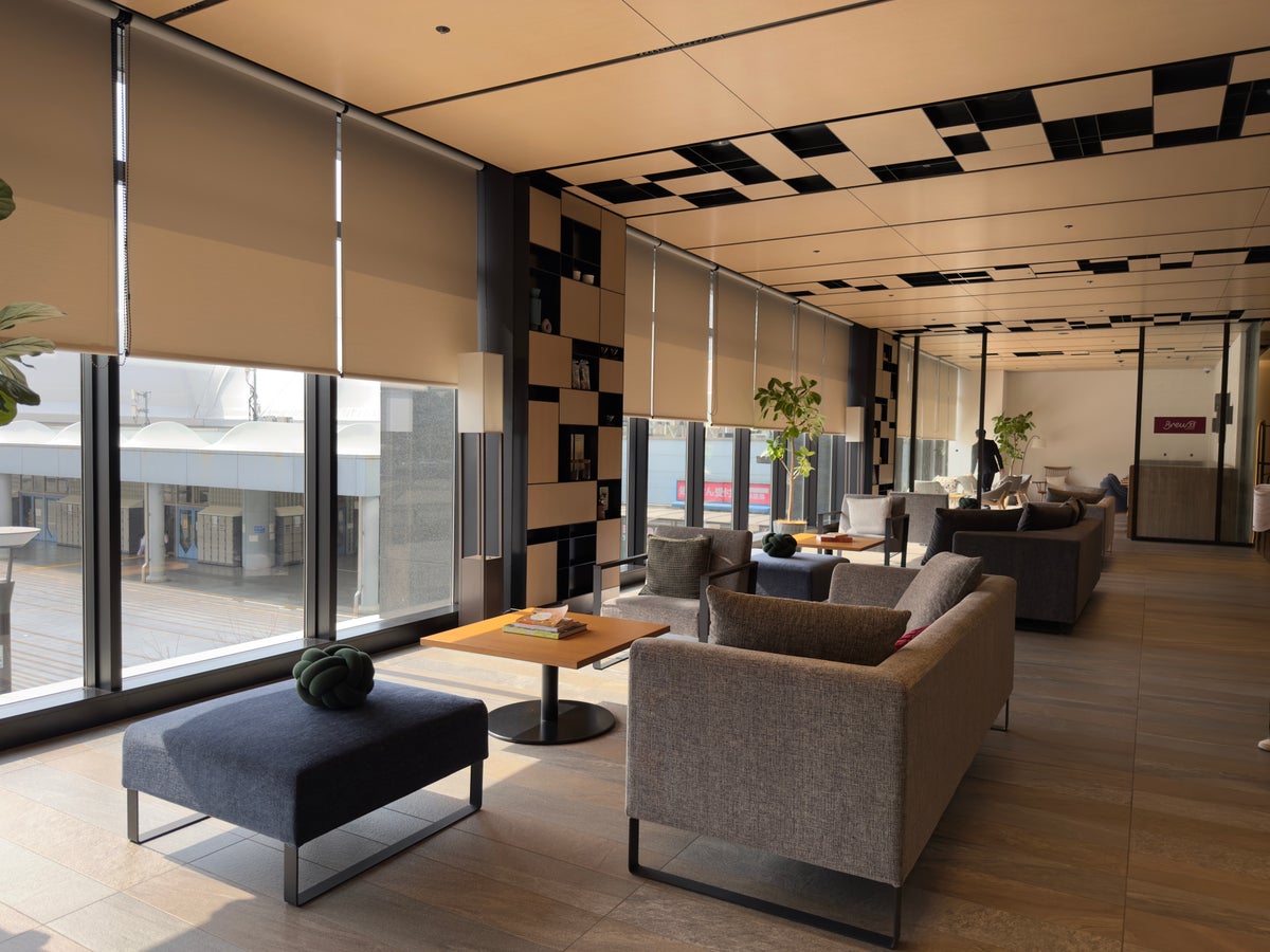 DoubleTree by Hilton Tokyo Ariake lobby seating