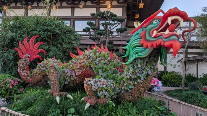 Epcot International Flower and Garden Festival dragon topiary Epcot International Flower and Garden Festival dragon topiary