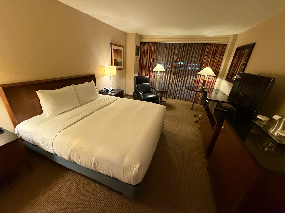 Hilton ORD King Room Overview