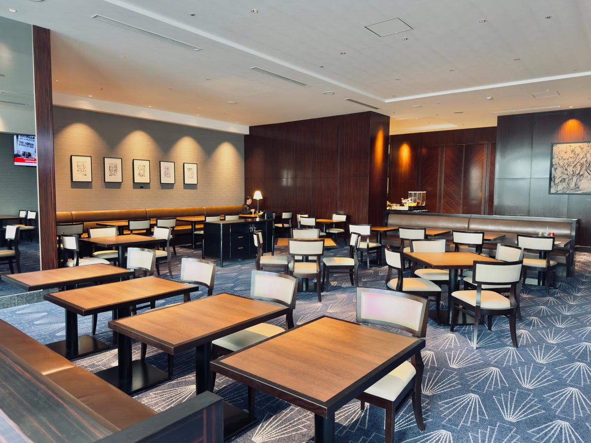 Hilton Yokohama Executive Lounge seating