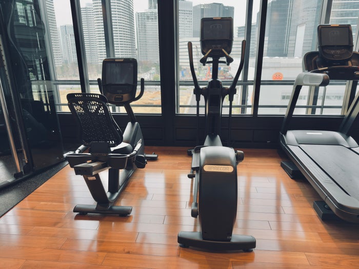 Hilton Yokohama fitness center elliptical and stationary bike