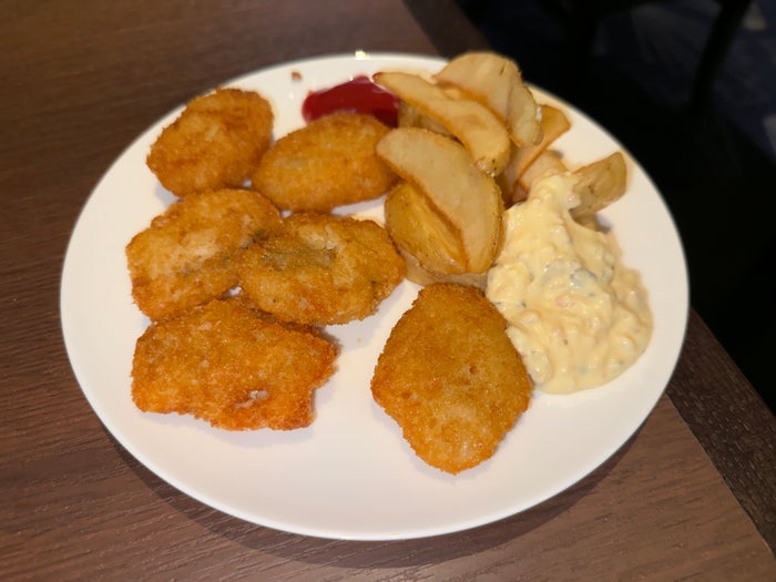 Hilton Yokohama lounge fish and chips