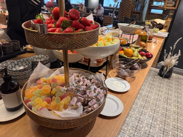 Hotel St George breakfast candy fruit Hotel St George breakfast candy fruit