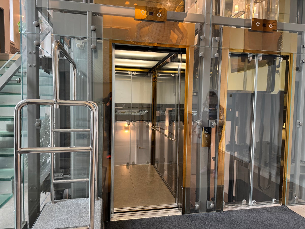 Hotel St George elevators at entrance