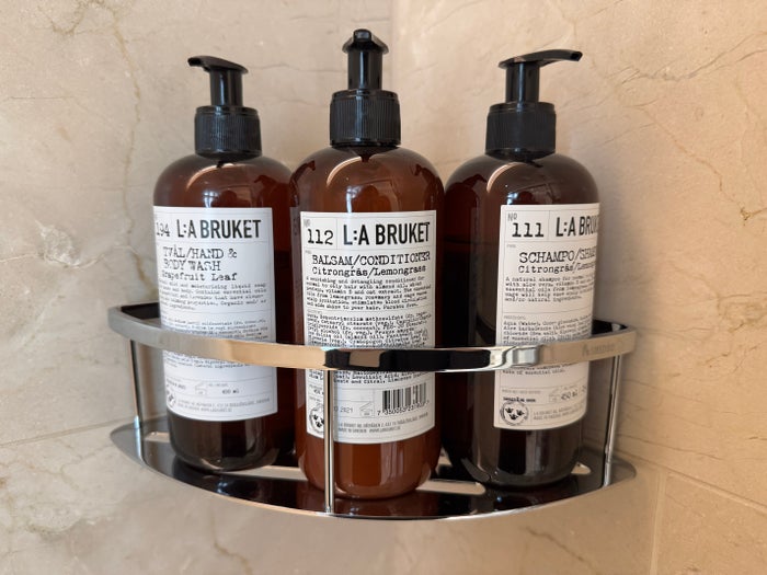 Hotel St George shower amenities Hotel St George shower amenities