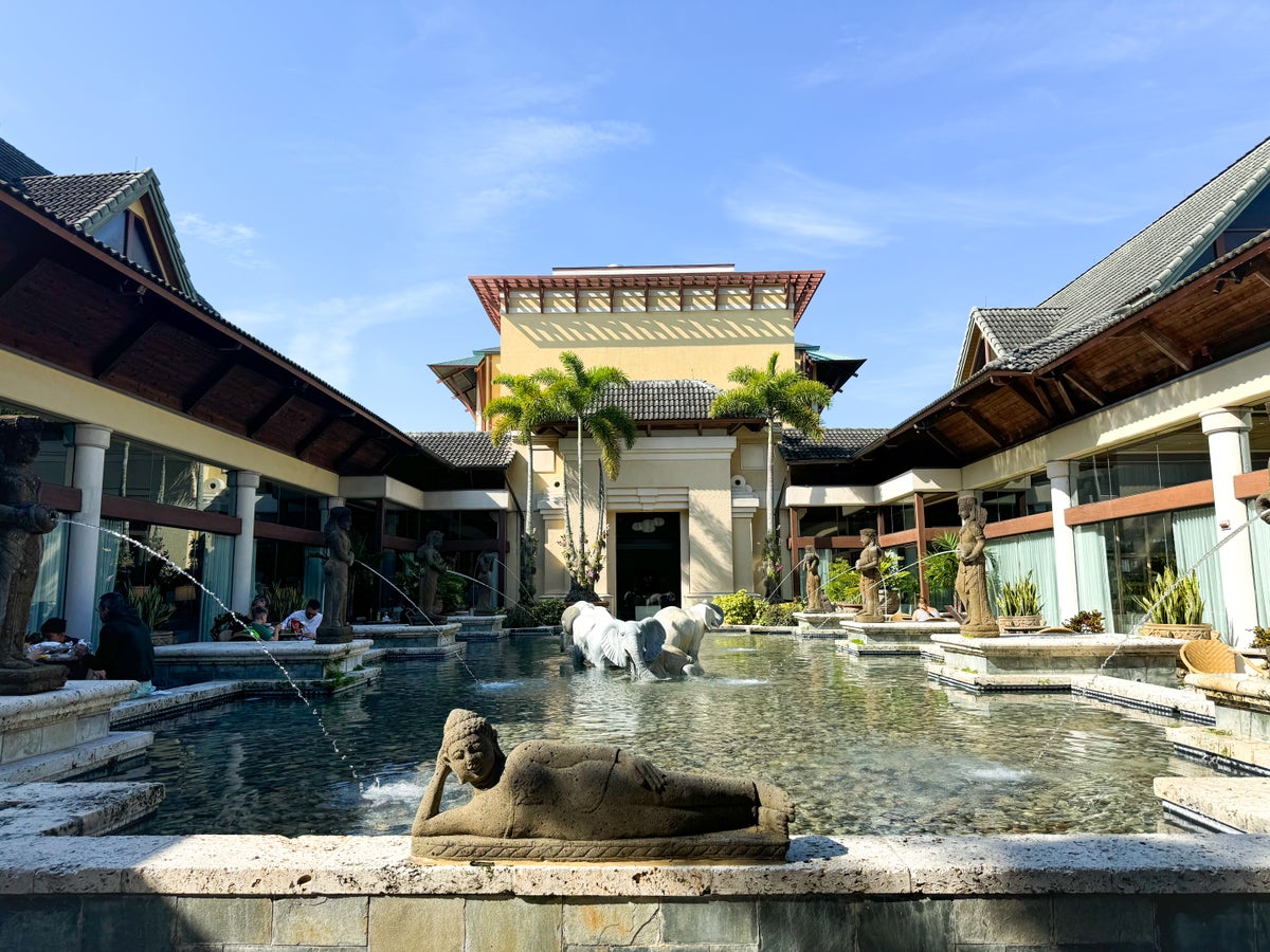 Inside Loews Royal Pacific Resort: An In-Depth Review of This Universal Orlando Oasis