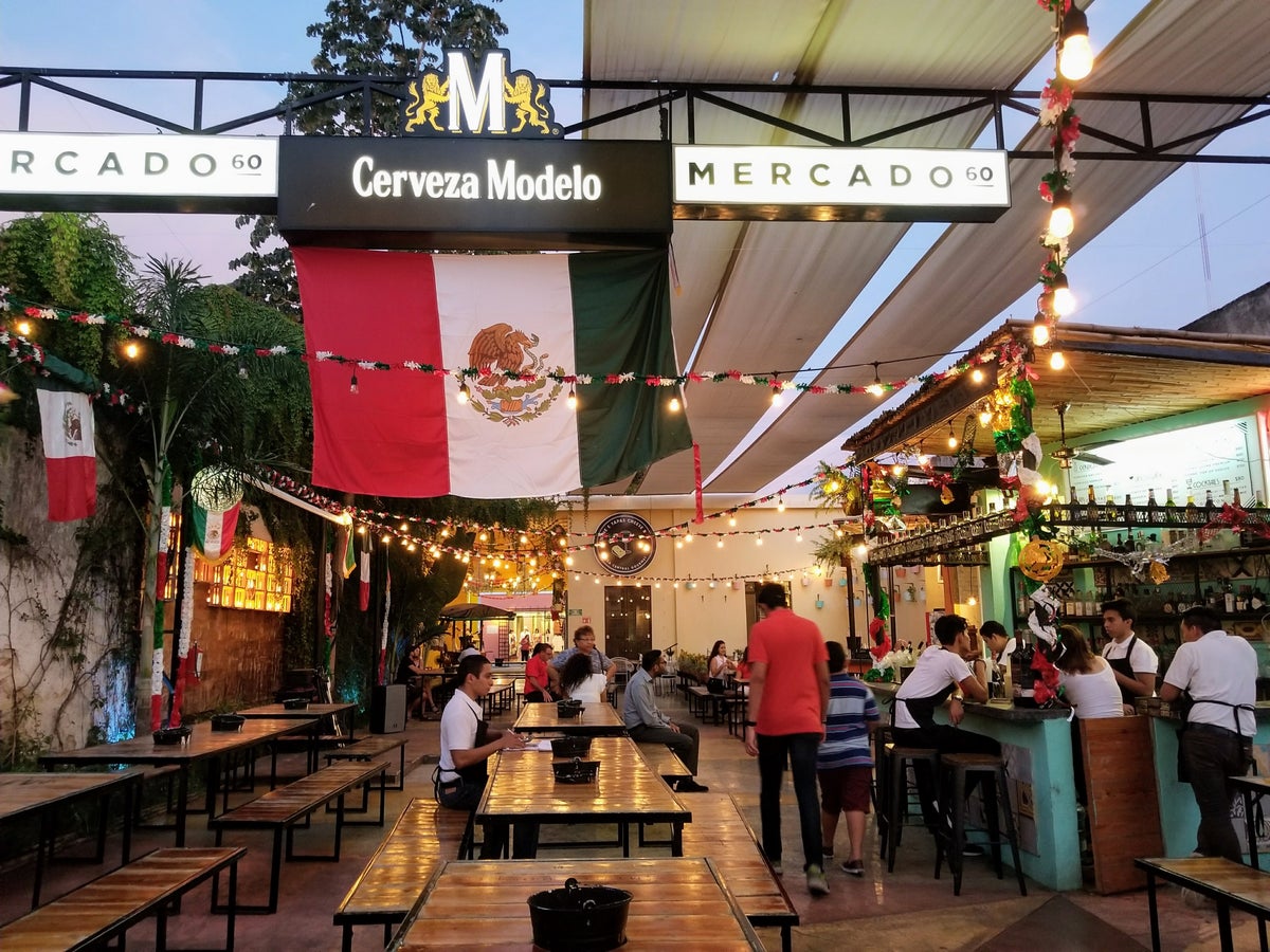 Merida Mercado 60 Food Court