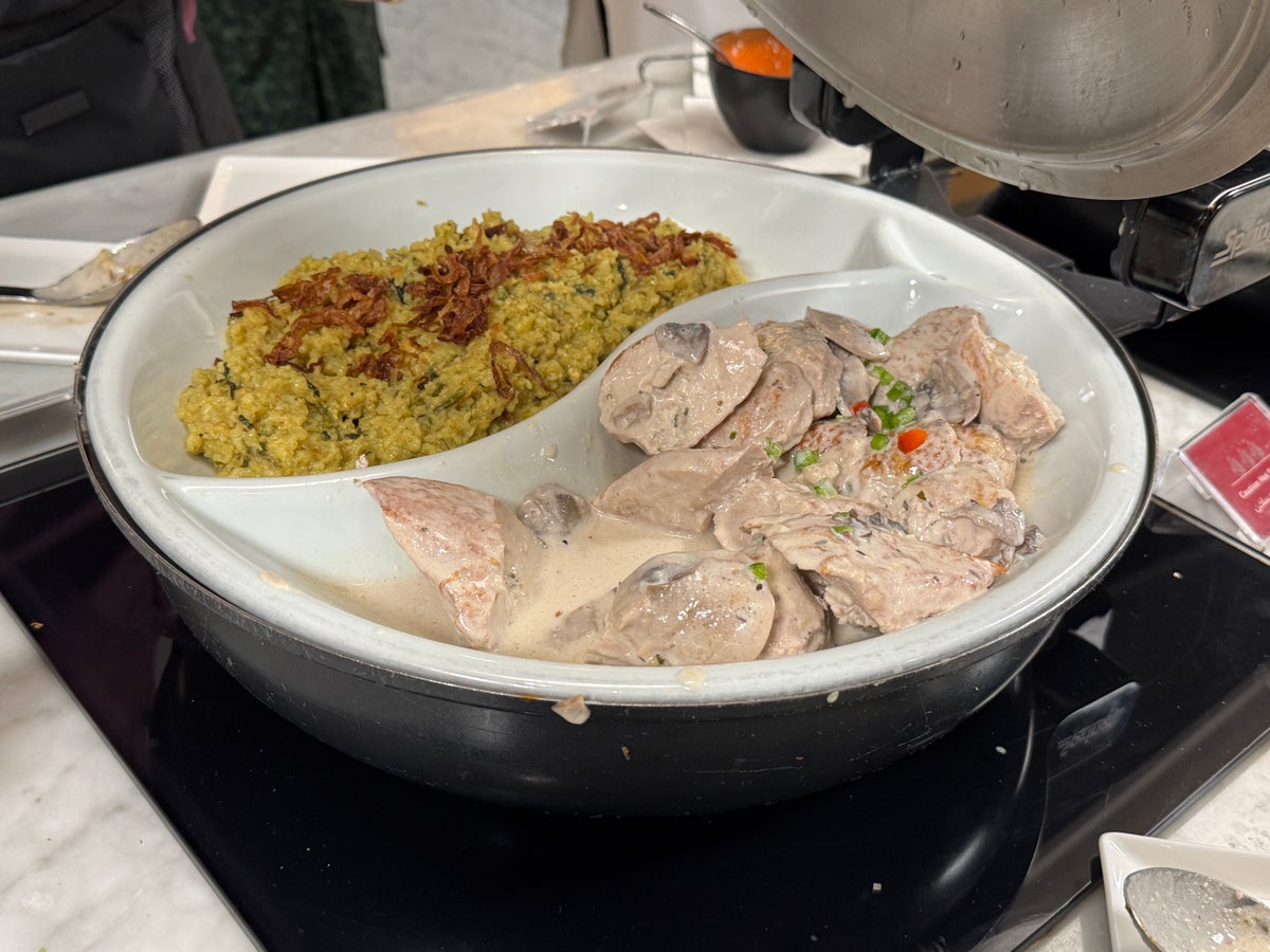 Platinum Gold Lounge North DOH chicken