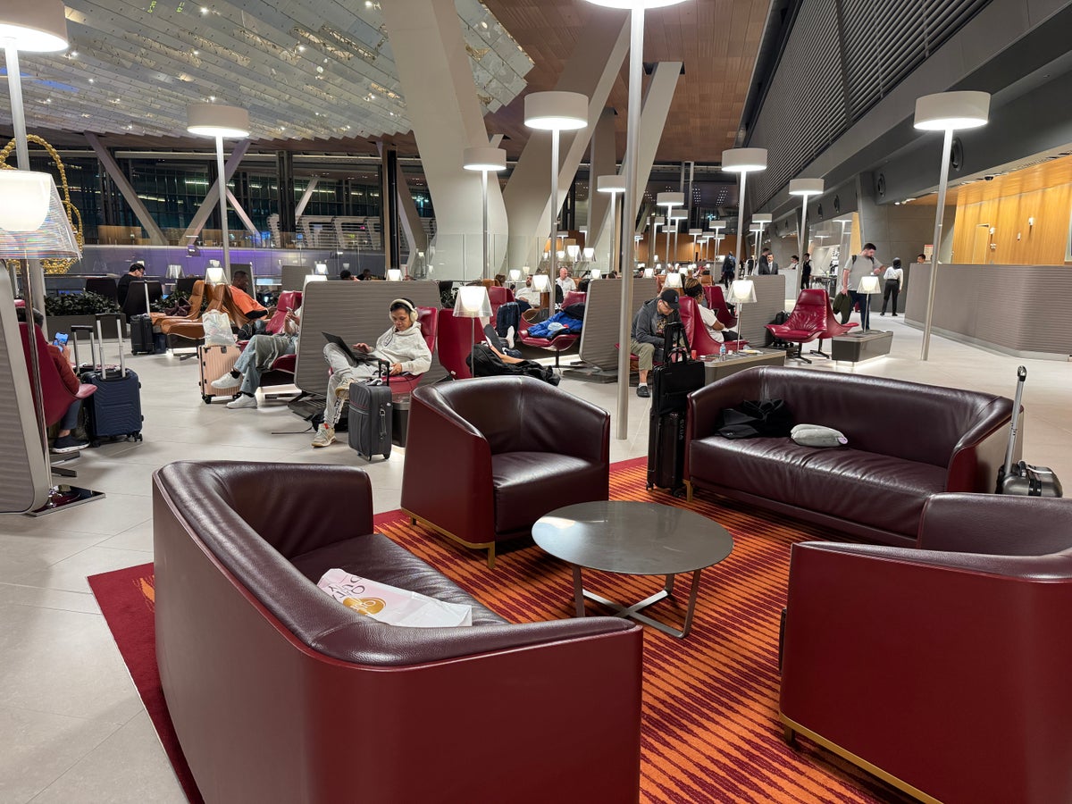 Platinum Gold Lounge North DOH entry seating