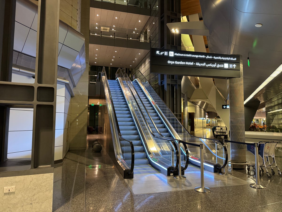 Platinum Gold Lounge North DOH escalators up