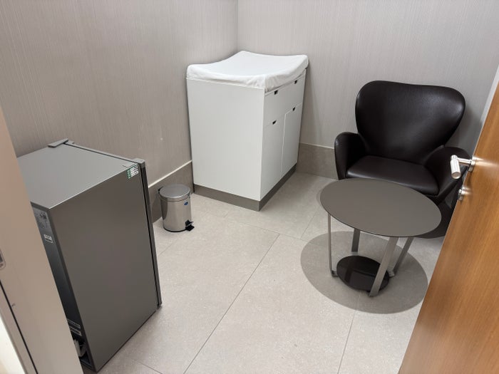 Platinum Gold Lounge North DOH parents room