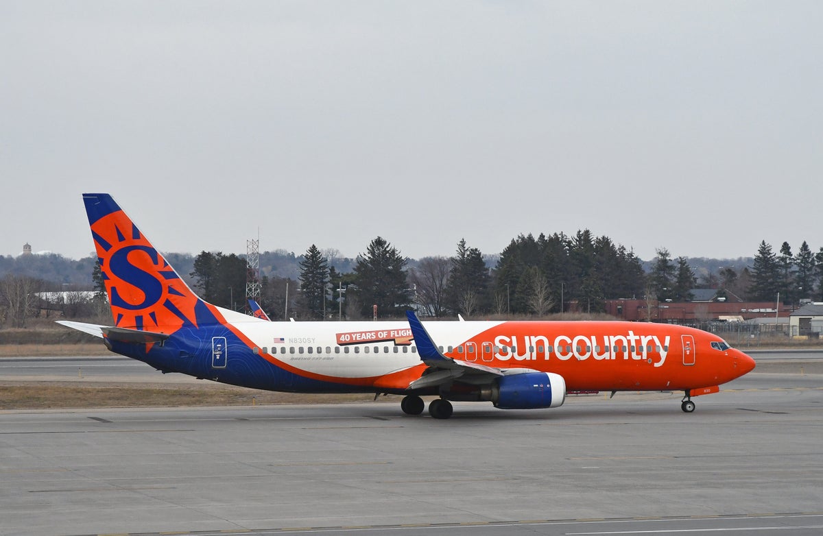 Sun Country 737 800 MSP