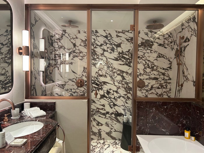 The Palace, a Luxury Collection Hotel, Madrid suite bathroom