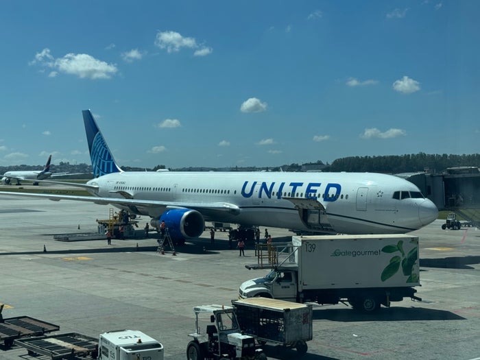 United Airlines’ Small Business Credit Card Shake-Up: New Perks, Higher Annual Fees