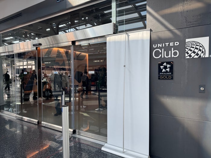 United Club Chicago ORD T1 Gate C10 entrance