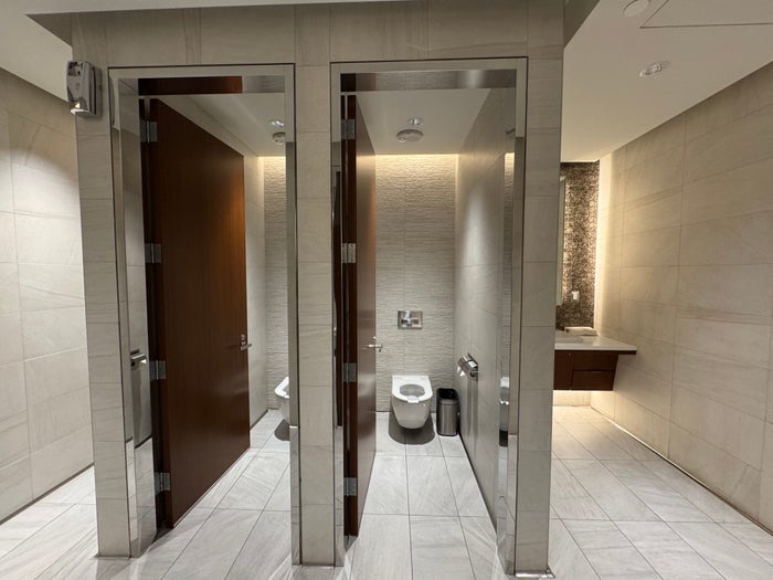 Virgin Atlantic Clubhouse LAX bathroom Virgin Atlantic Clubhouse LAX bathroom