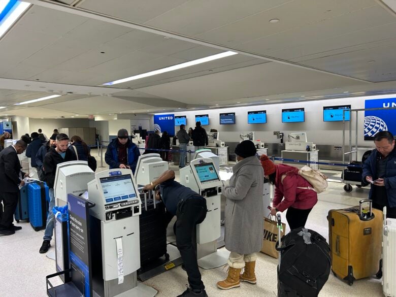 EWR United check in kiosks