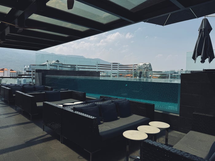 AMANOR Hotel Chiang Mai pool seating AMANOR Hotel Chiang Mai pool seating