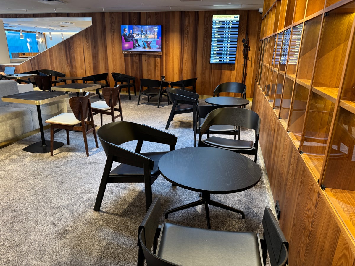 Airport Lounge by LHV TLL central seating