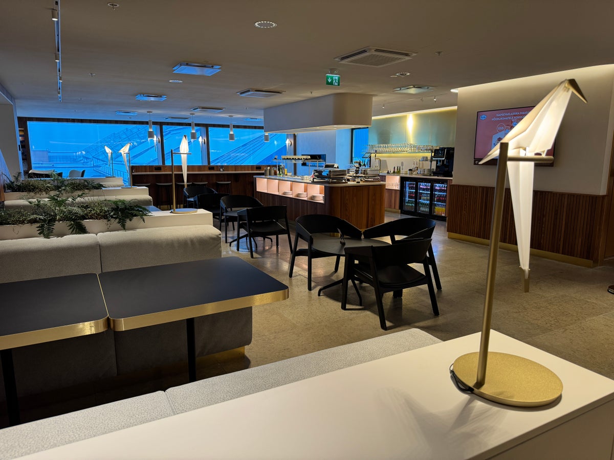 The Ultimate Guide to Airport LHV Lounge in Tallinn, Estonia [Detailed Review]