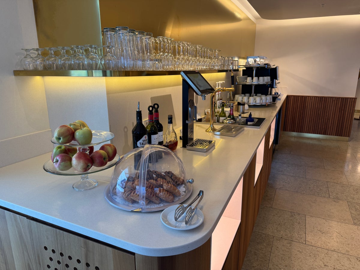 Airport Lounge by LHV TLL pastries fruit