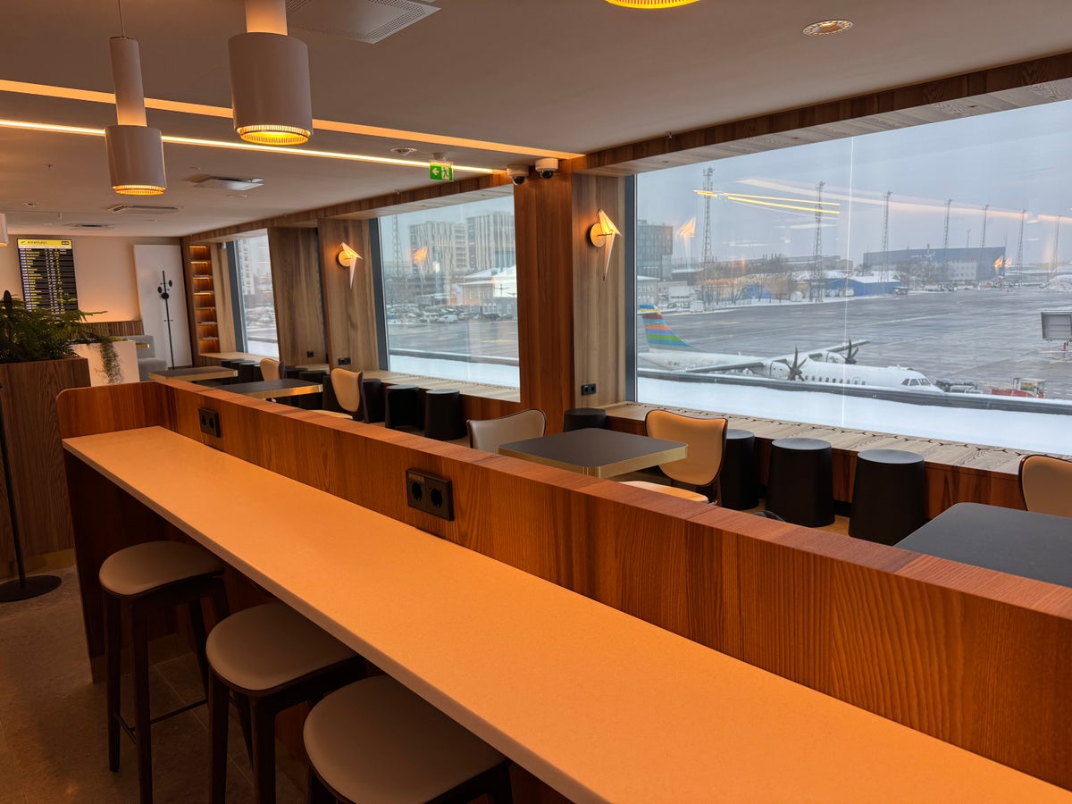 Airport Lounge by LHV TLL tarmac views