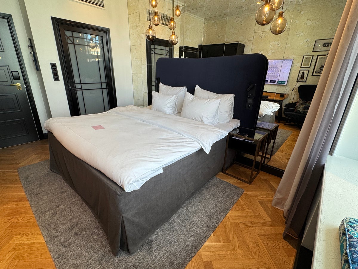 Amerikalinjen bed from window