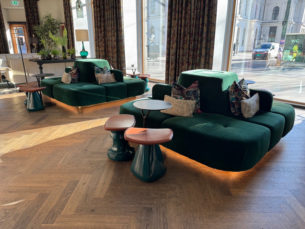 Amerikalinjen lobby green seating