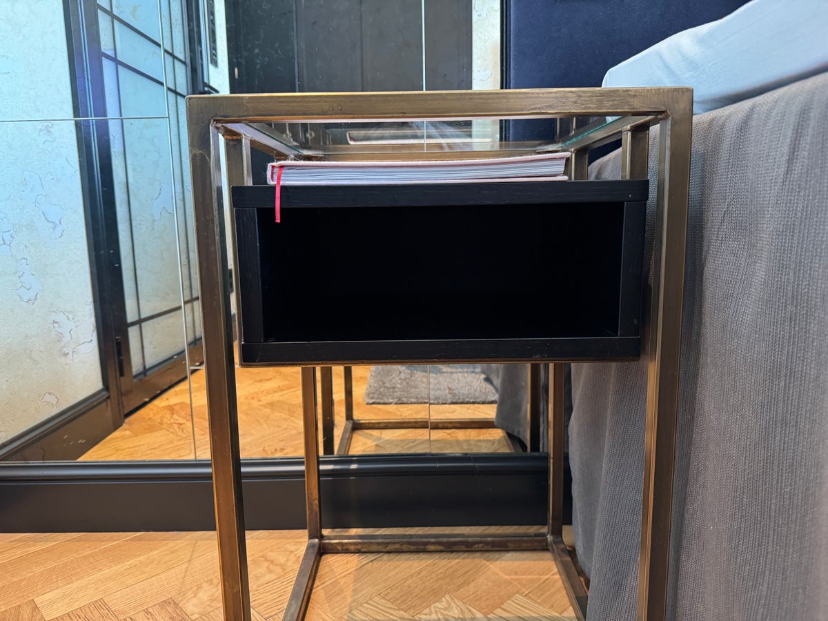 Amerikalinjen nightstand