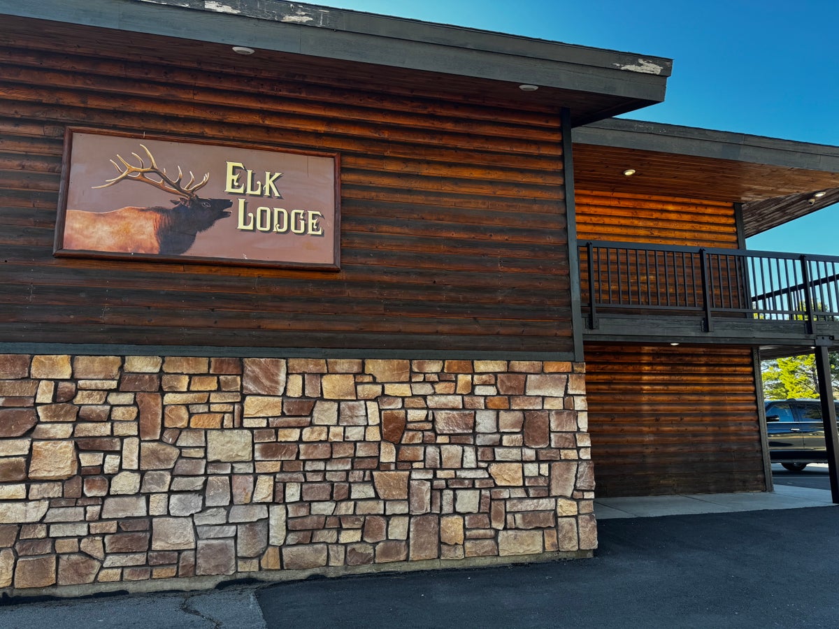 Best Western Plus Rubys Inn Elk Lodge building