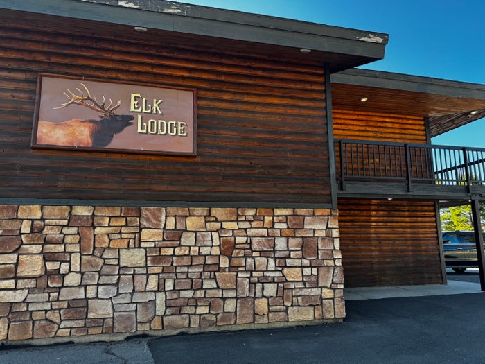 Best Western Plus Rubys Inn Elk Lodge building