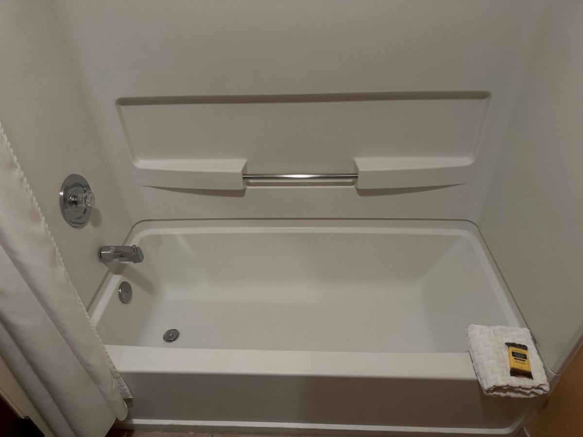 Best Western Plus Rubys Inn bath