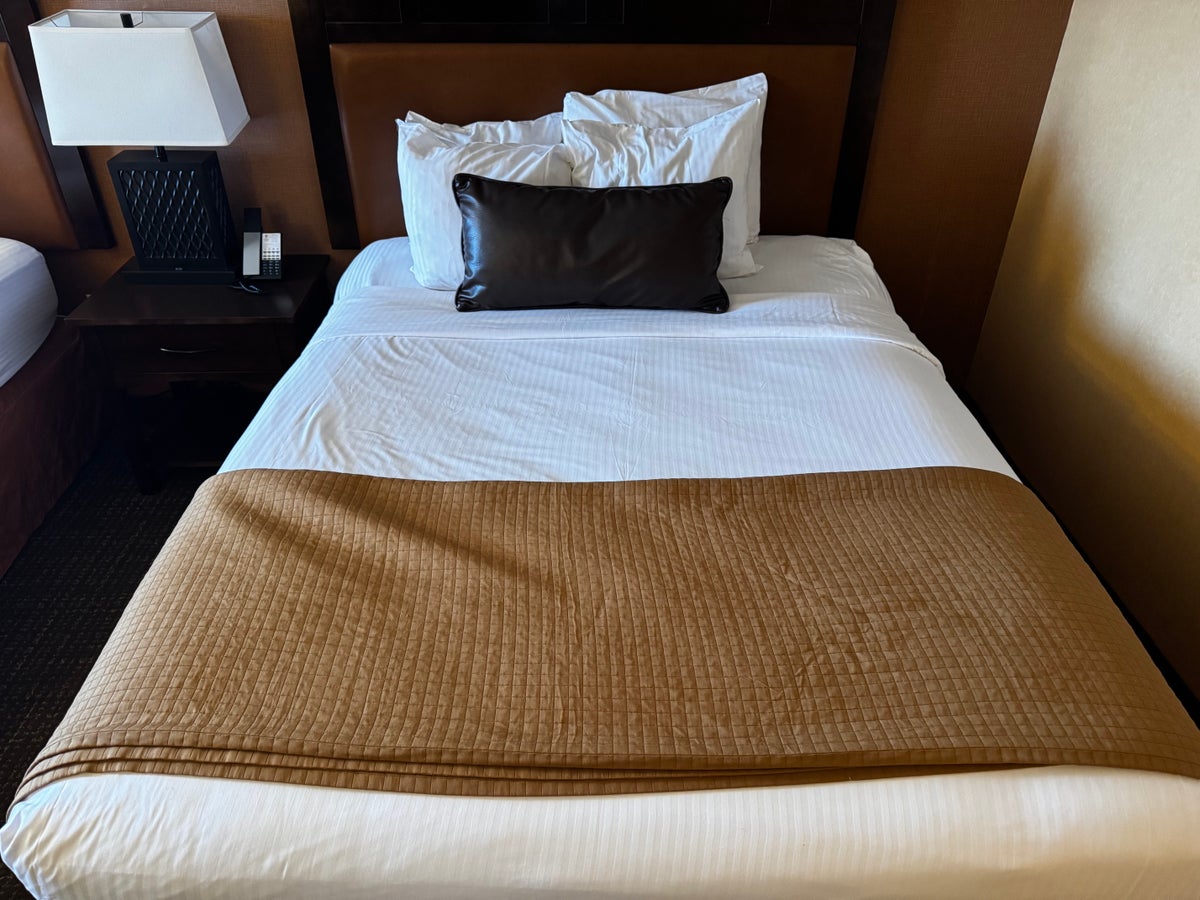 Best Western Plus Rubys Inn bed