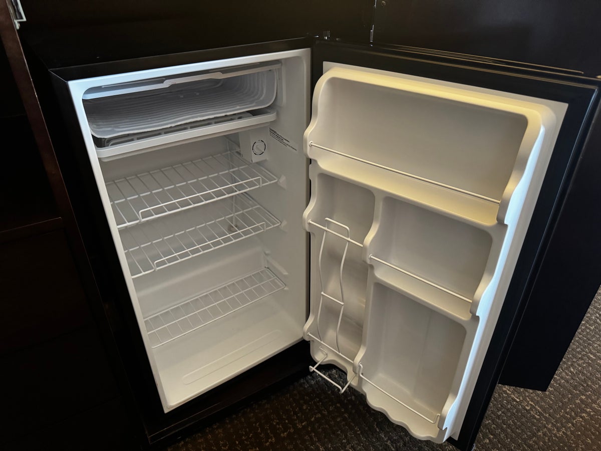 Best Western Plus Rubys Inn bedroom refrigerator