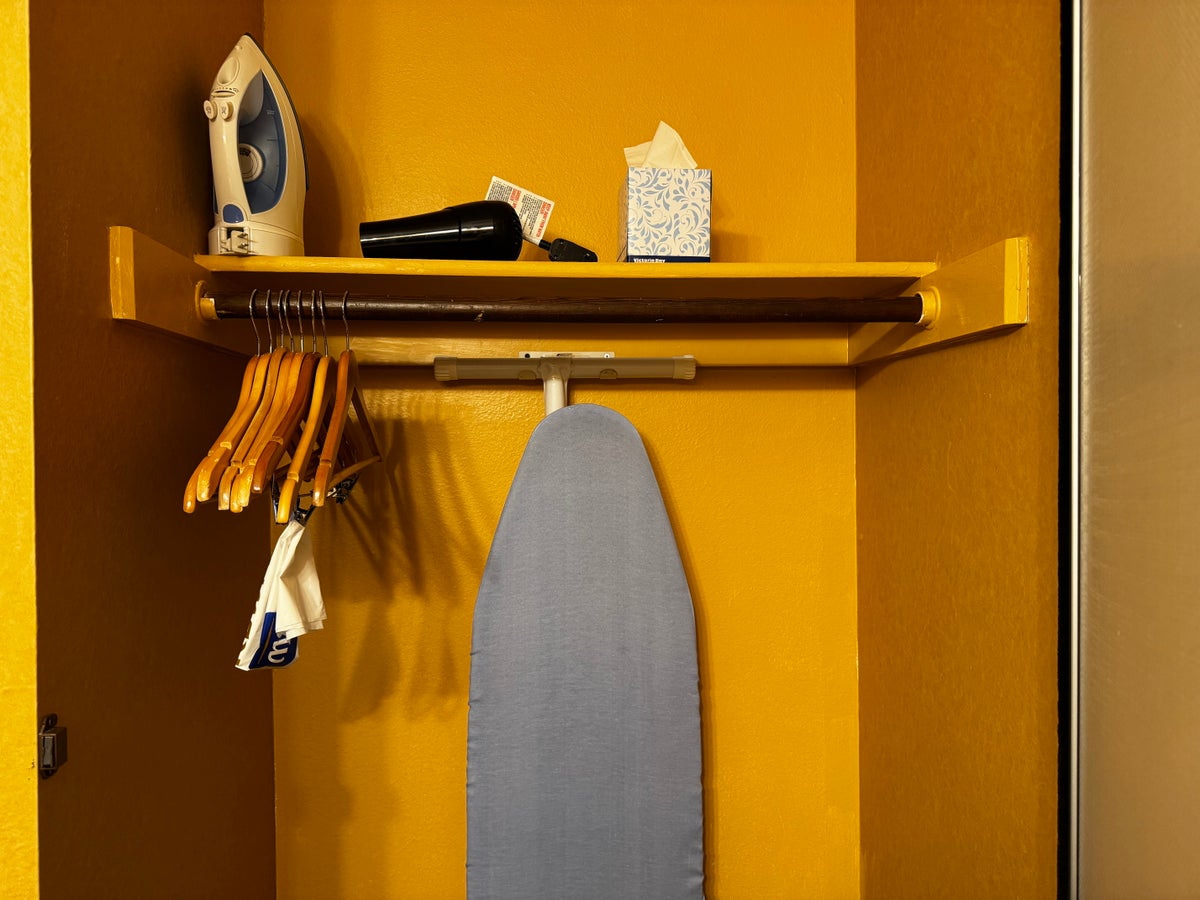 Best Western Plus Rubys Inn closet