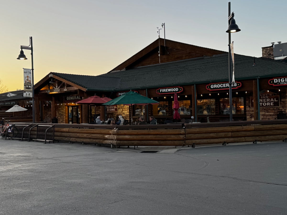 Best Western Plus Rubys Inn exterior seating