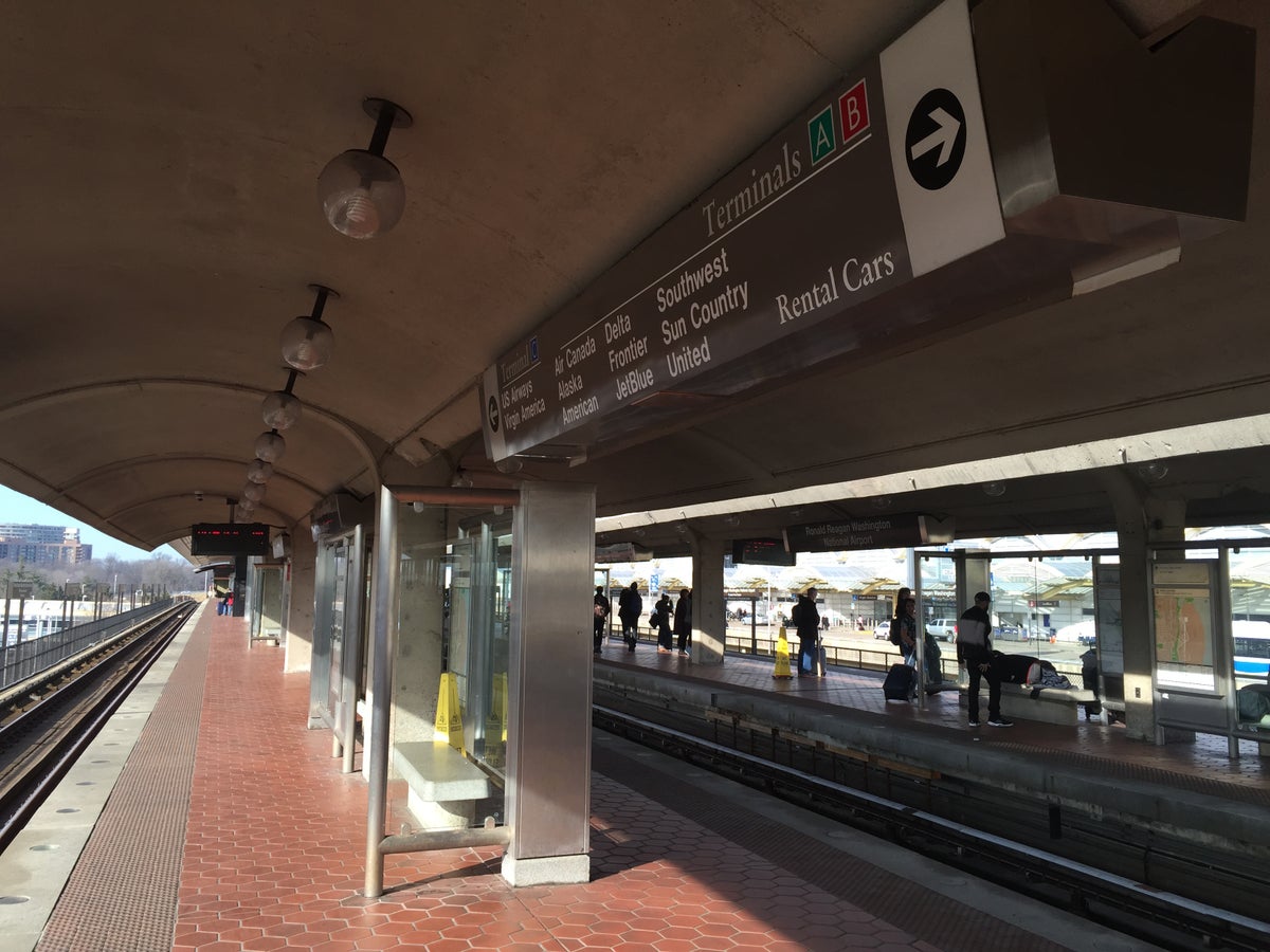 How I Decide How I’m Getting From an Airport to the City
